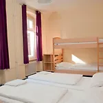 Happy Hotel 2*